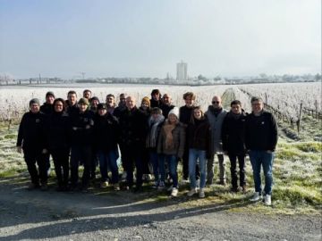 ✨ 2026 commence très très bien ! ✨
En plus d’un millésime 2025 au top, la nature nous gratifie d’un rarissime mais splendide paysage neigeux sur nos vignes...