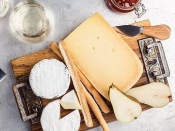 Qu'est-ce que je sers pour boire sur mon fromage ce soir ? 🧀🤔
Si vous vous posez cette question pour vos repas de fêtes prochains, alors notre atelier Les...