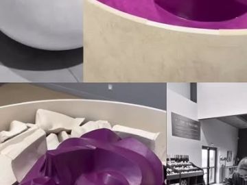 Nous avons le privilège d’avoir une sculpture de Jean-Pierre Dussaillant au beau milieu de l’espace dégustation de la cave. 

Elle est à nos côtés depuis 2...