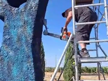 Finalisation du Big BirdHub par Sam Gregoire !
N'hésitez pas à passer voir cette œuvre monumentale commencée à Festivin. Elle se trouve juste à l'avant de la...